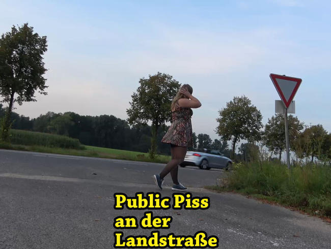 Public Piss an der Landstraße